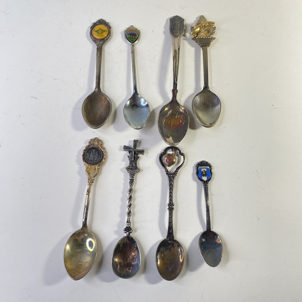 Vintage Collectible Souvenir Spoon Set